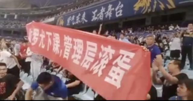 19, 法甲老牌劲旅波尔多降级，球迷抗议管理层  